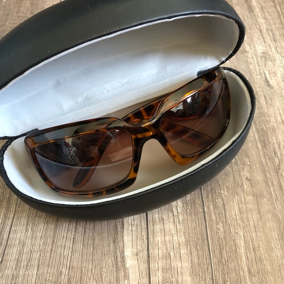 Chanel Sunglasses 🕶💕 - Picture 3 of 7